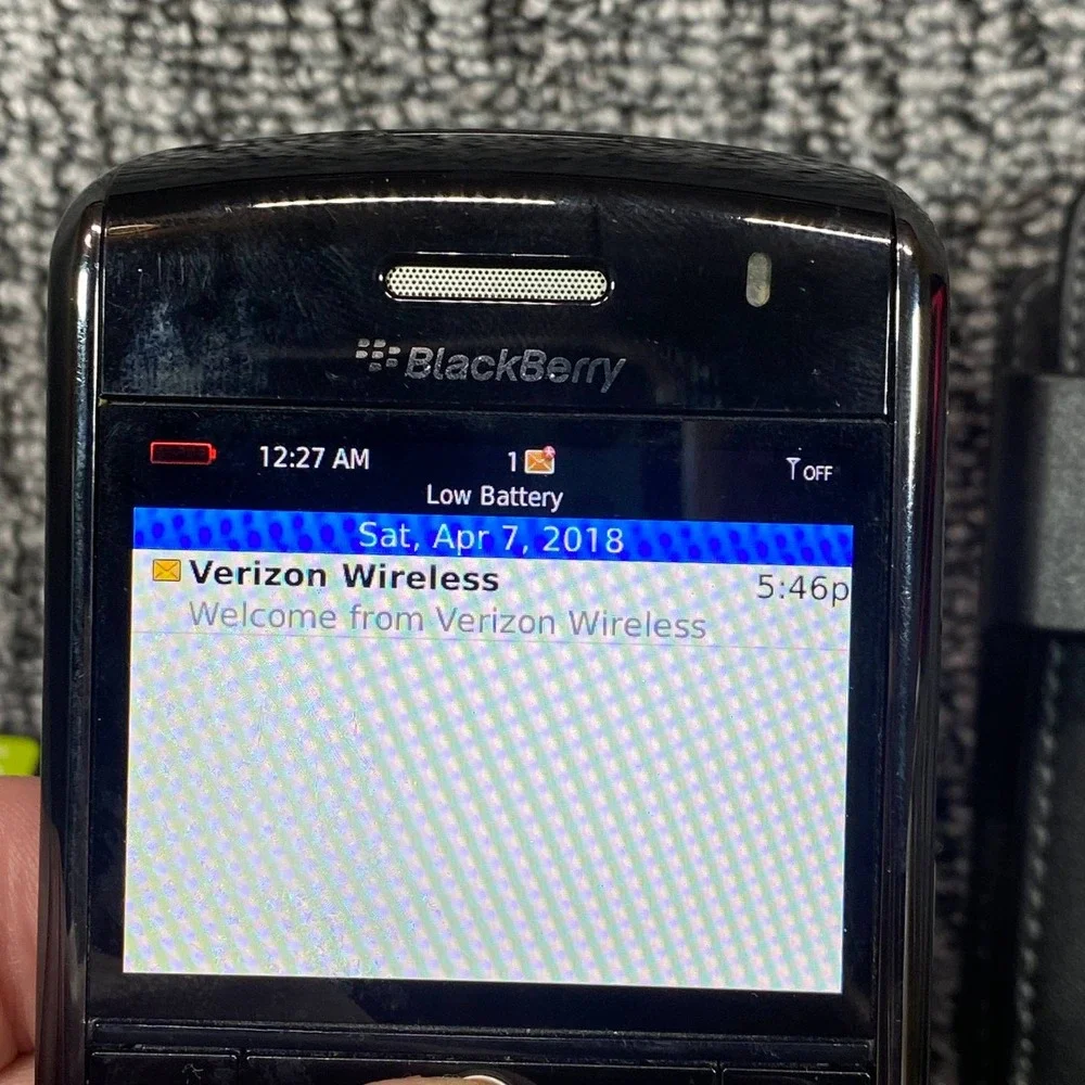 Blackberry Tour 9630 Smartphone Verizon OS 5 Black QWERTY Keyboard Case Bundle